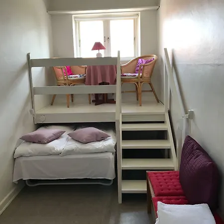 Den Gamle Arrest Bed & Breakfast 3*