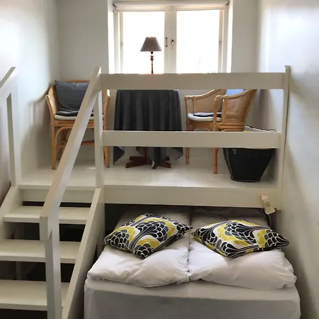 Den Gamle Arrest Bed & Breakfast 3*