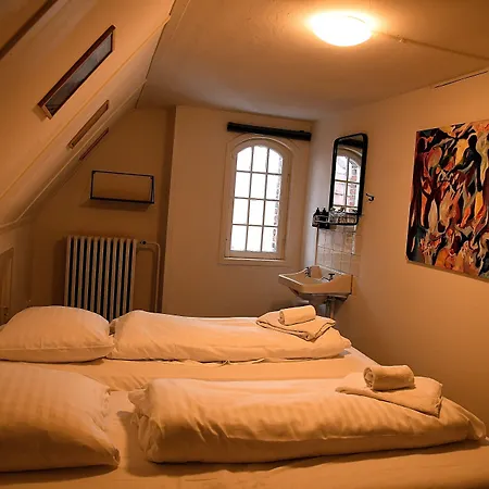 Den Gamle Arrest Bed & Breakfast