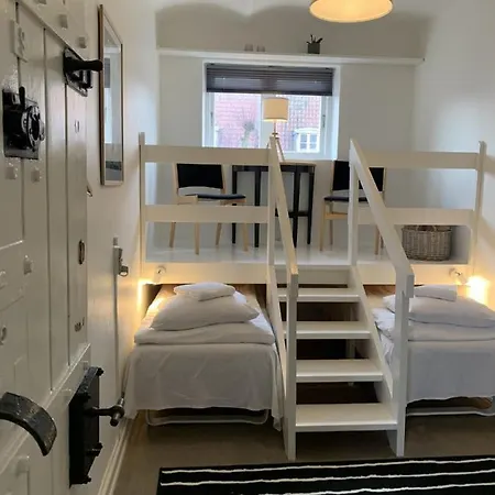 Bed & Breakfast Den Gamle Arrest 3*