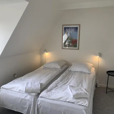 Den Gamle Arrest Bed & Breakfast 3*