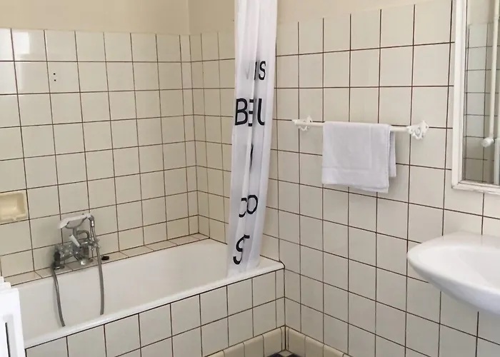 登亚姆勒阿莱斯特酒店