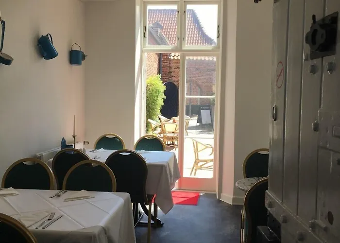 登亚姆勒阿莱斯特酒店 3*