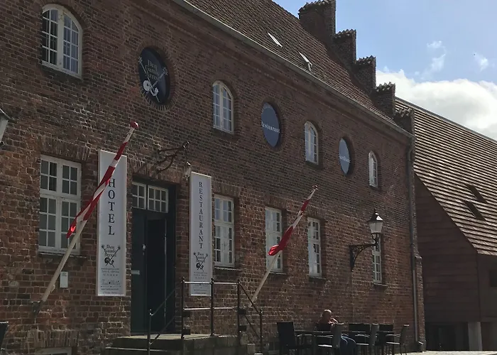 登亚姆勒阿莱斯特酒店 3*