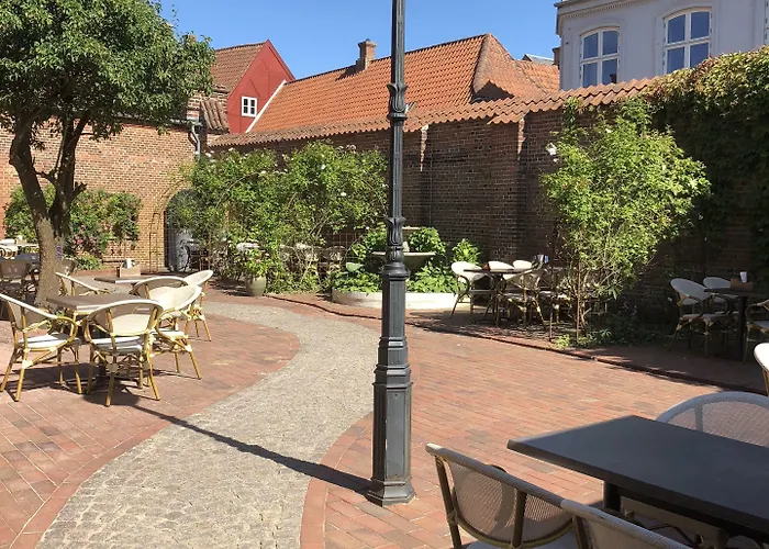 登亚姆勒阿莱斯特酒店 3* 里伯