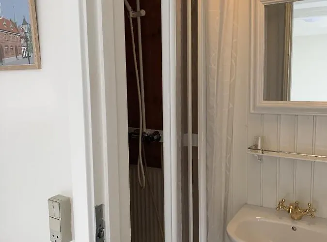 Den Gamle Arrest Bed and breakfast 3*