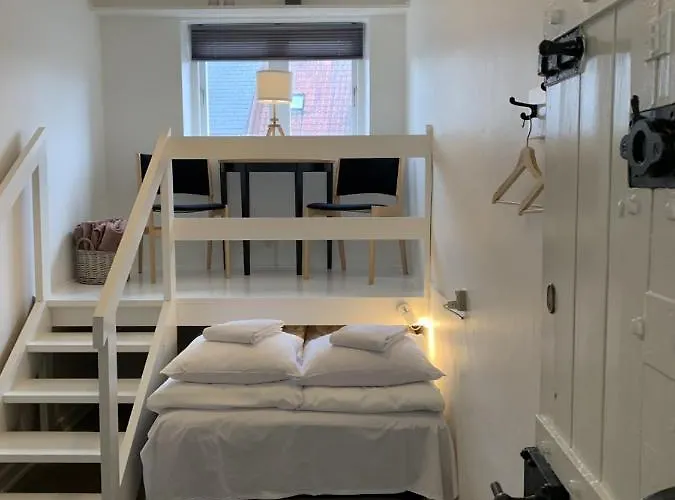 登亚姆勒阿莱斯特酒店 3*